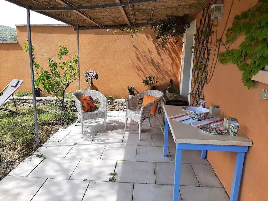 T.Belle Vue Panoramique Au Coeur Du Luberon 40M2 + Pergola . Jardin. P Apartment Apt Exterior photo